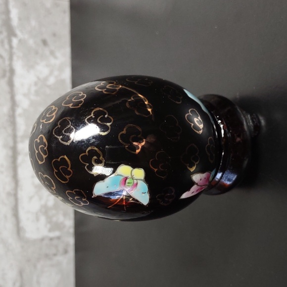 Set of 4 Hand Painted Porcelain Eggs - Picture 6 of 14